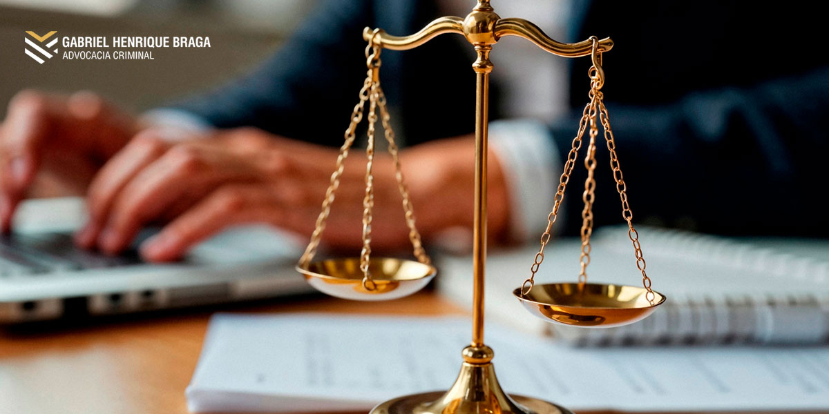 Leia mais sobre o artigo Advogado criminalista defende quem? Entenda!